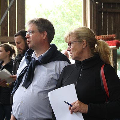 Auf dem Betrieb Ulrich Pflanz (Schlitz-Unter-Wegfurth):  Limousinzüchter bei der „Abstammungskontrolle“  
